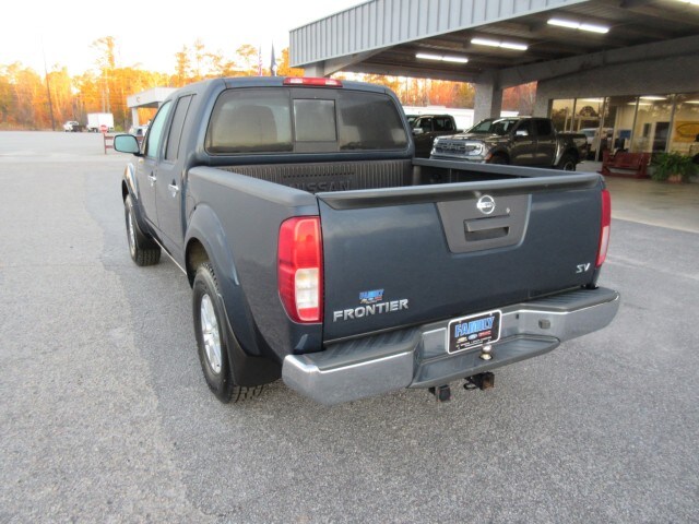 2020 Nissan Frontier SV Crew Cab photo 3