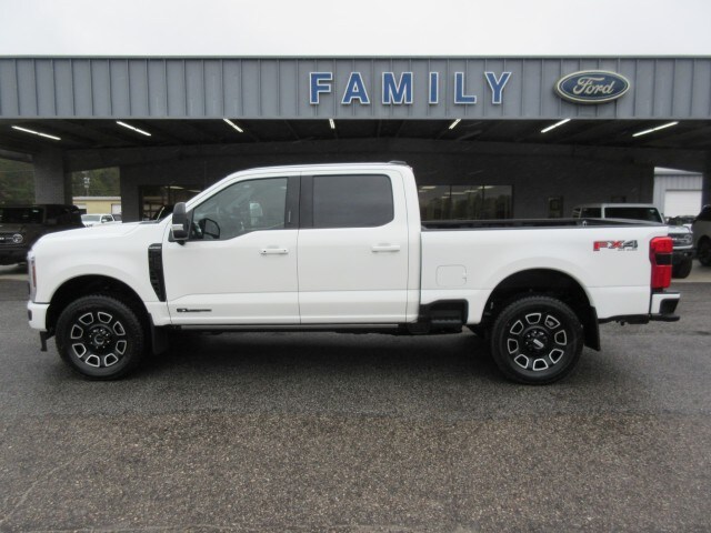 2026 Ford F-250 Platinum photo 2