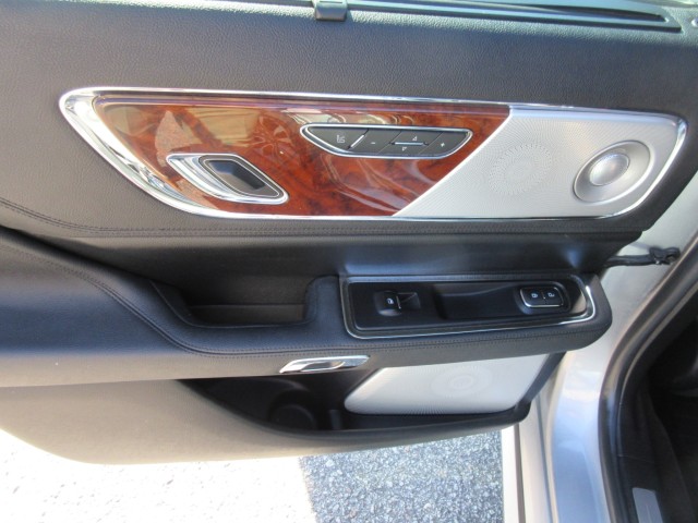 2020 Lincoln Continental Reserve - Photo 17