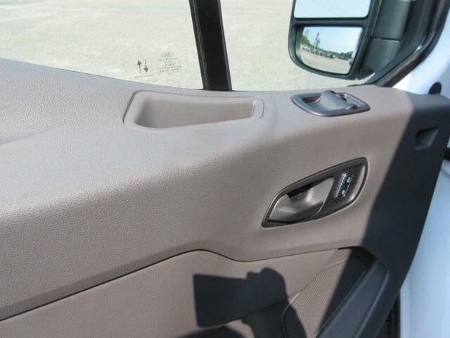 2025 Ford Transit Passenger Van XLT - Photo 19