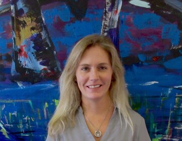 Staff member Jennifer Powell from ID_f61b56b5d6b9