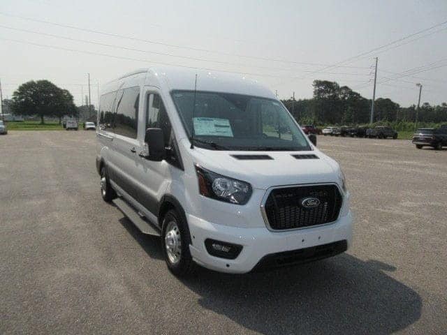 2025 Ford Transit Passenger Van XLT - Photo 7