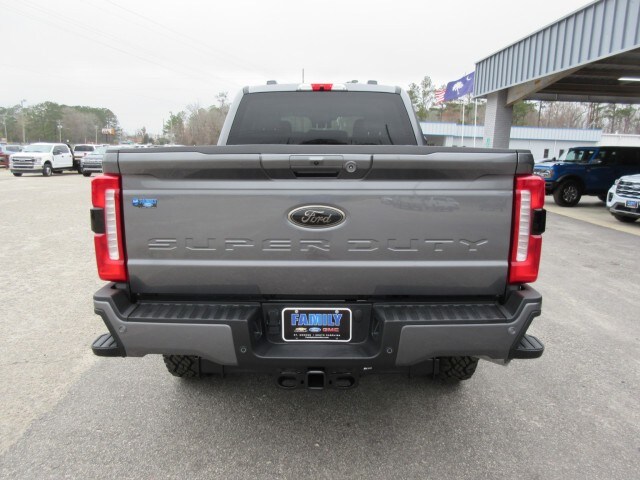 2025 Ford F-250 XLT photo 4
