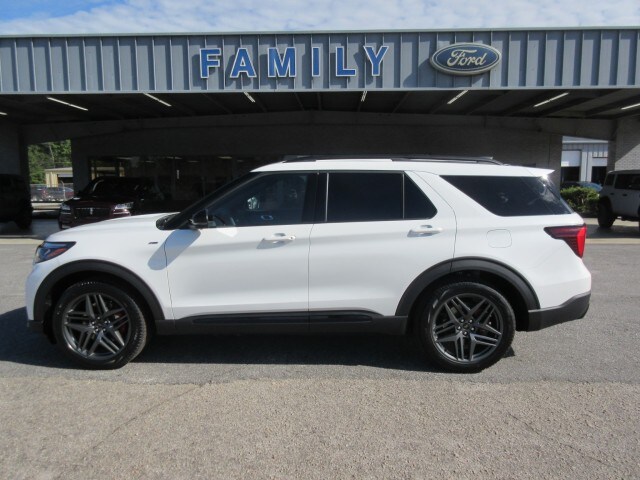 2025 Ford Explorer ST-Line photo 2