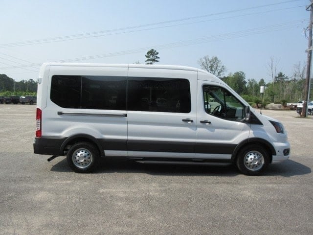 2025 Ford Transit Passenger Van XLT - Photo 6