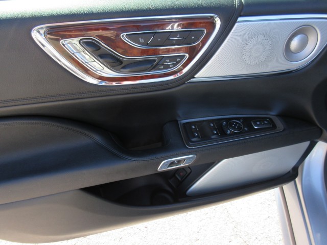 2020 Lincoln Continental Reserve - Photo 15