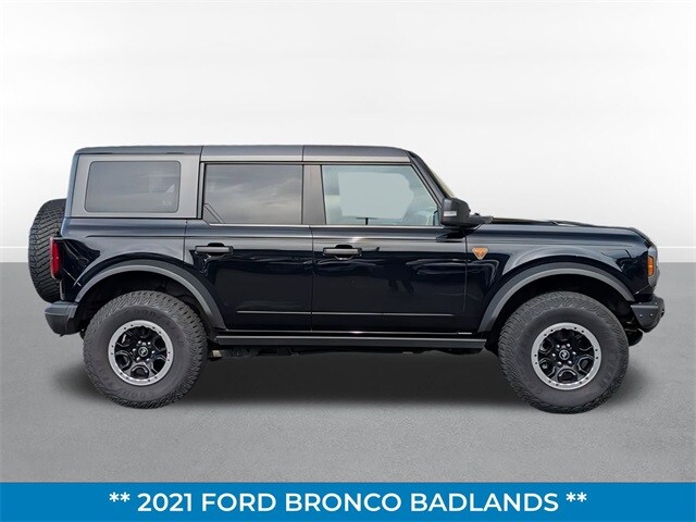 2021 Ford Bronco Badlands photo 2