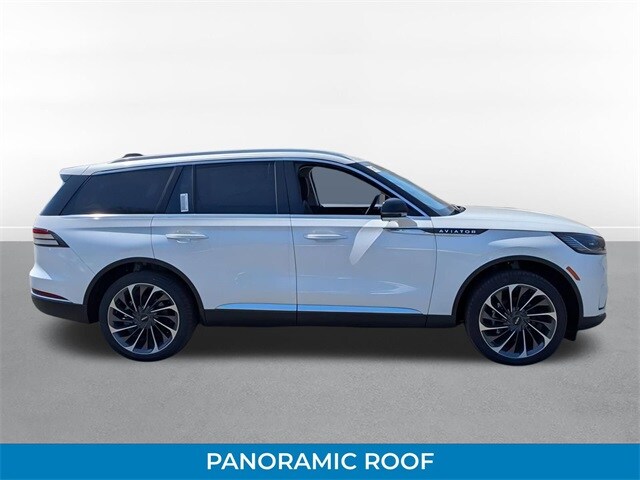 2025 Lincoln Aviator Reserve photo 2