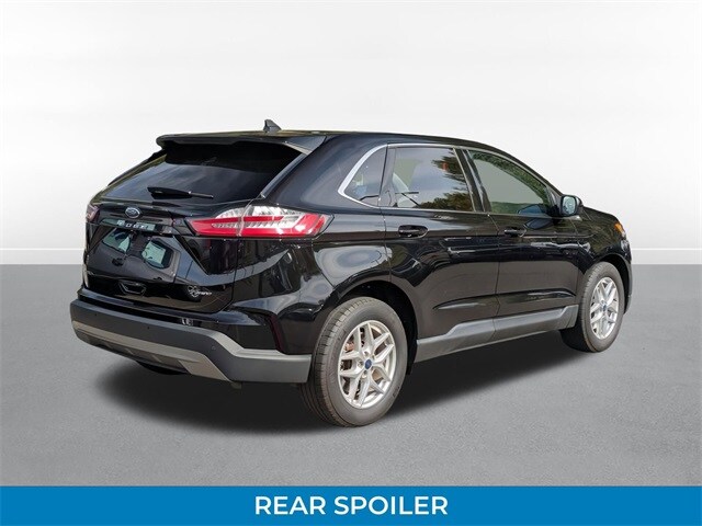 2022 Ford Edge SEL photo 3