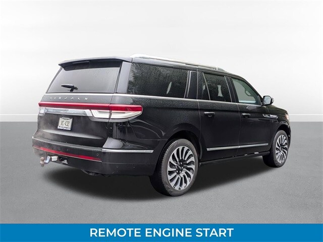 2024 Lincoln Navigator Black Label photo 2