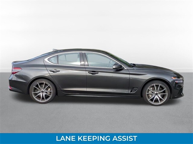 2024 Genesis G70 2.5T photo 2
