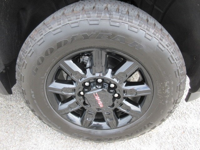 2025 GMC Sierra 2500HD AT4 - Photo 9