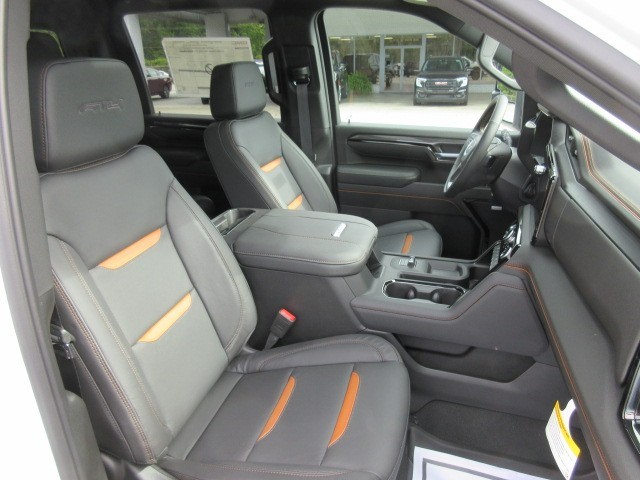 2025 GMC Sierra 2500HD AT4 - Photo 13