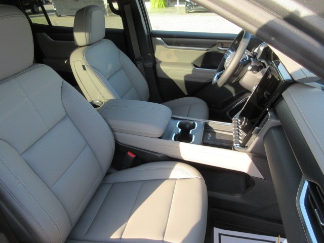 2026 GMC Acadia Elevation - Photo 13