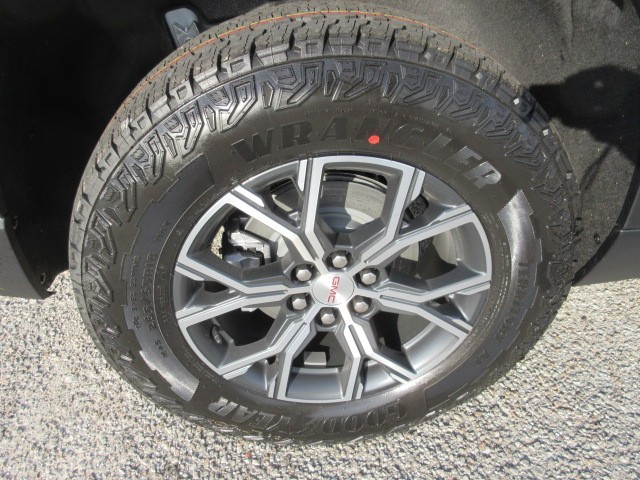 2026 GMC Acadia AT4 - Photo 9