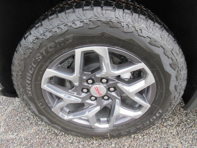 2025 GMC Sierra 1500 SLT - Photo 12