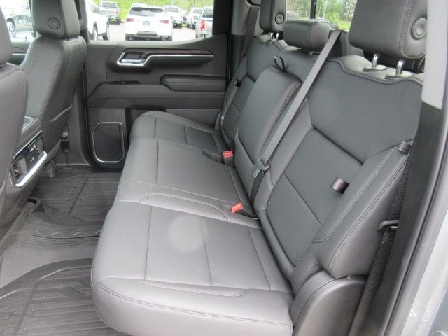 2025 GMC Sierra 1500 SLT - Photo 15