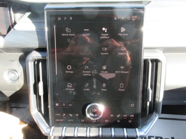 2026 GMC Acadia AT4 - Photo 18