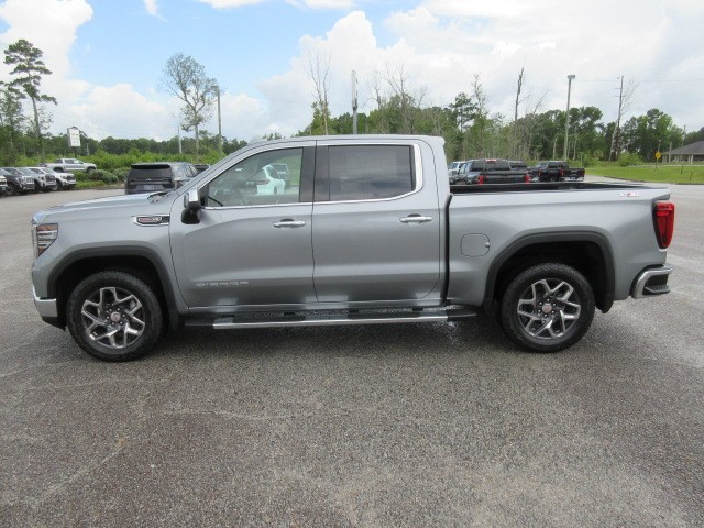 2025 GMC Sierra 1500 SLT - Photo 8