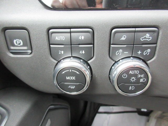 2025 GMC Sierra 1500 SLT - Photo 24