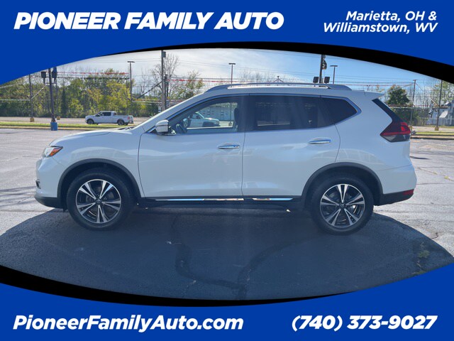 Used 2018 Nissan Rogue SL with VIN JN8AT2MV1JW321092 for sale in Marietta, OH