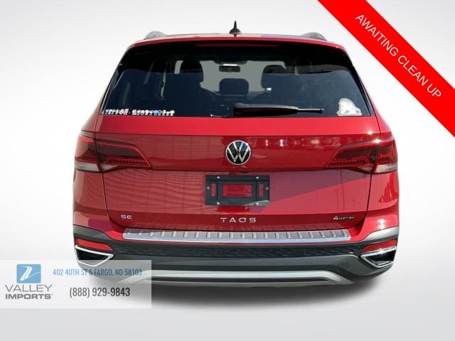 2022 Volkswagen Taos SE photo 2