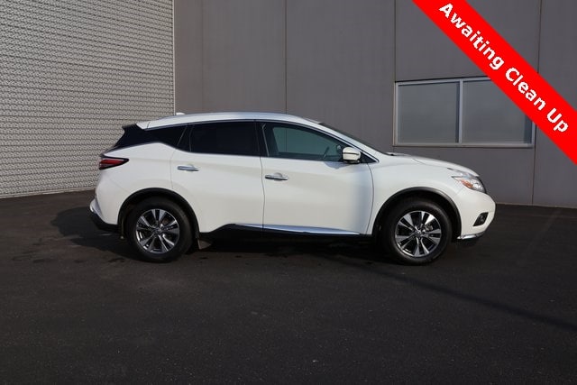 Used 2017 Nissan Murano SL with VIN 5N1AZ2MH5HN108145 for sale in Fargo, ND