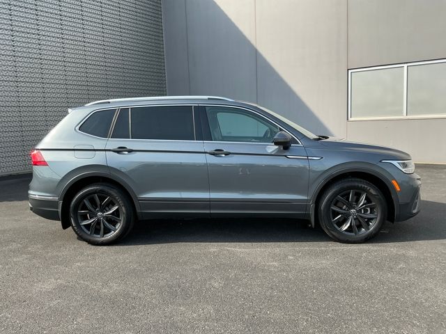 2024 Volkswagen Tiguan SE Wolfsburg Edition photo 3