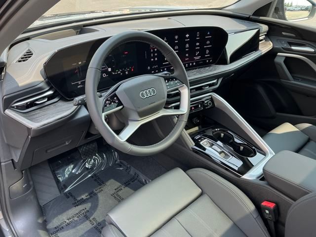 2025 Audi Q5 2.0T Premium Plus photo 2
