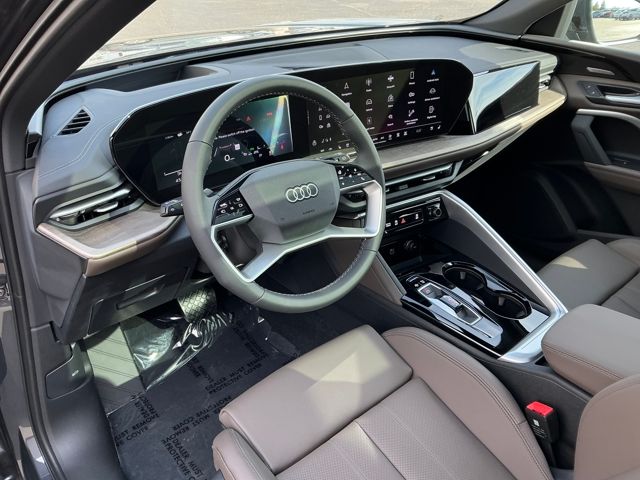 2025 Audi Q5 2.0T Premium Plus photo 2