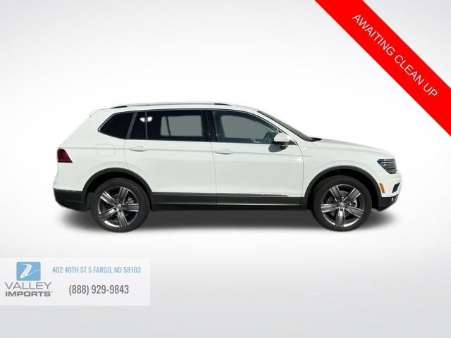 2018 Volkswagen Tiguan SEL Premium photo 2