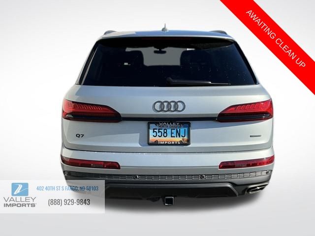 2025 Audi Q7 55 Premium Plus photo 2