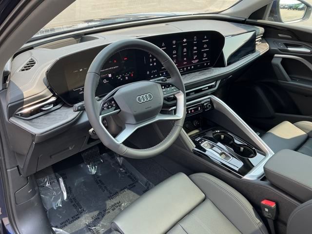 2025 Audi Q5 2.0T Premium Plus photo 3