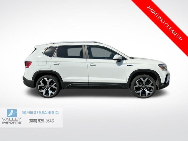 2022 Volkswagen Taos SEL SEL photo 2