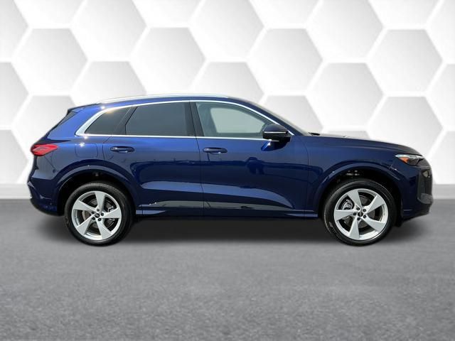 2025 Audi Q5 2.0T Premium Plus photo 3