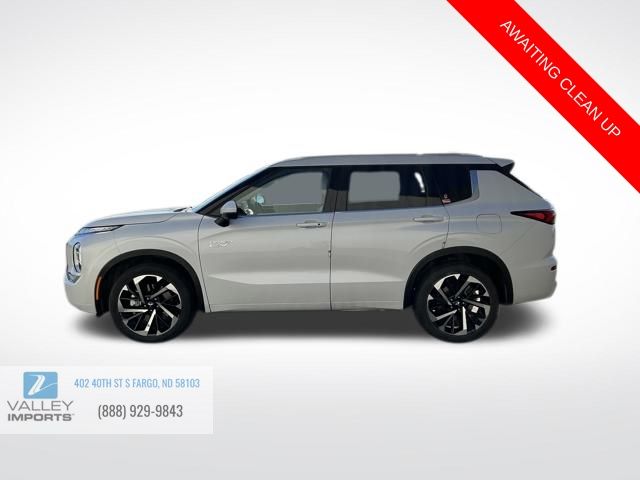 2023 Mitsubishi Outlander PHEV SEL photo 3