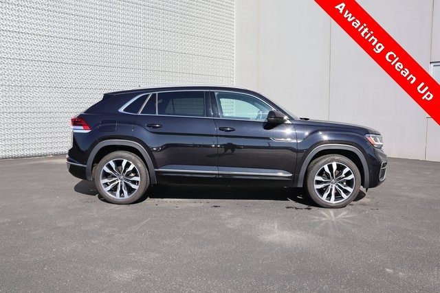 Used 2020 Volkswagen Atlas Cross Sport SEL Premium R-Line with VIN 1V2TE2CA2LC229442 for sale in Fargo, ND