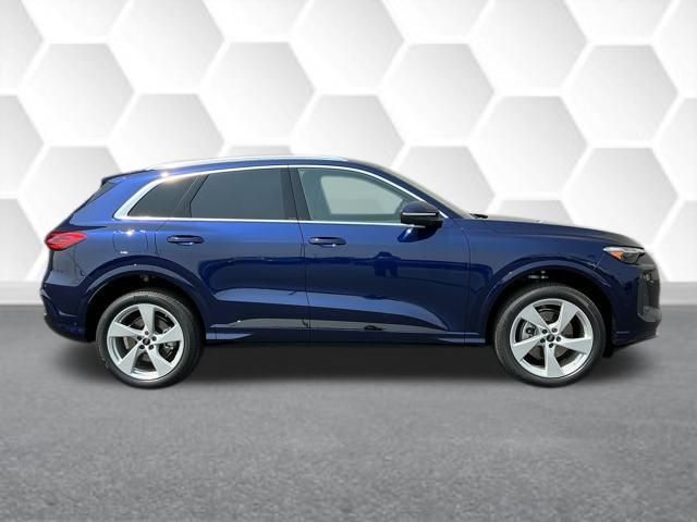 2025 Audi Q5 2.0T Premium Plus photo 2