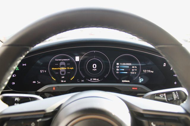 2024 Porsche Taycan 4S photo 4