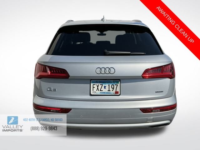 2020 Audi Q5 45 Premium Plus photo 2