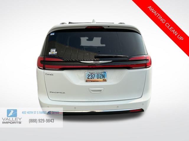 2021 Chrysler Pacifica Touring L photo 2