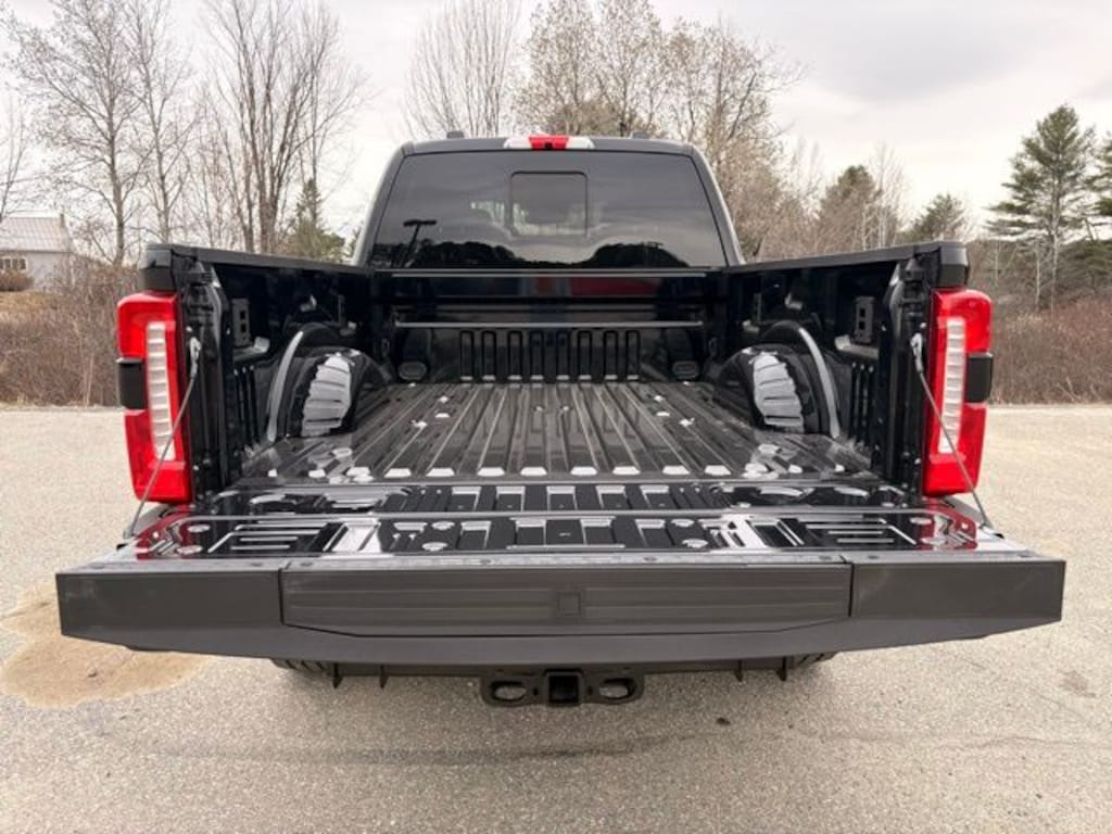 New 2025 Ford F-250SD Lariat Truck