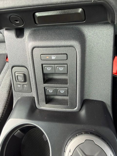 2025 Ford Bronco 4-Door Base - Photo 25