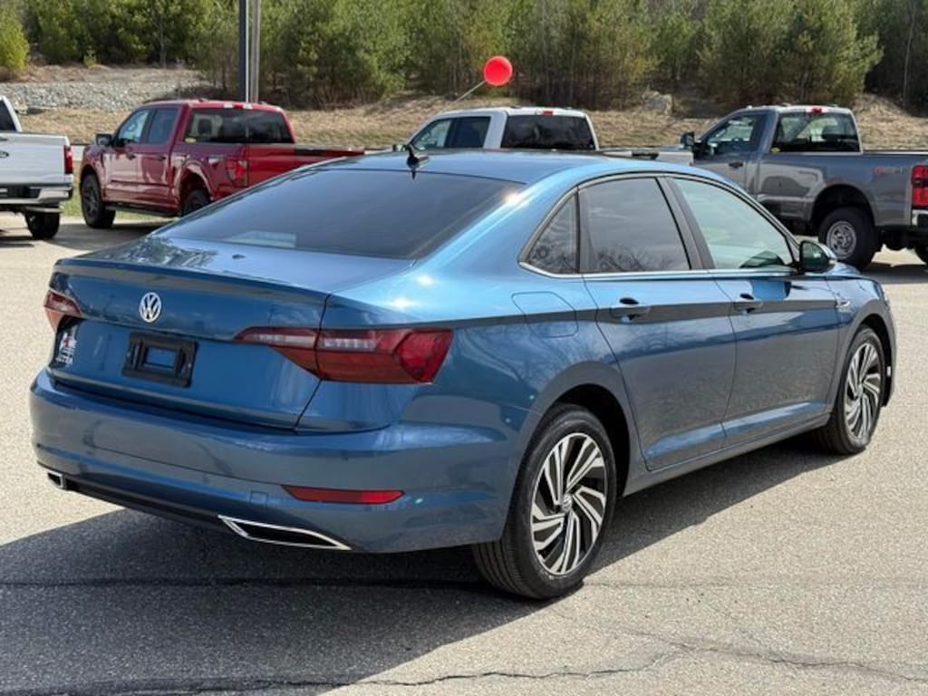Used 2021 Volkswagen Jetta SEL Premium Sedan