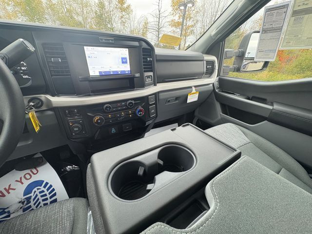 2026 Ford F-350 Super Duty XLT - Photo 11