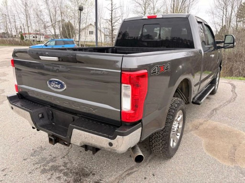 Used 2019 Ford F-250SD Lariat Truck