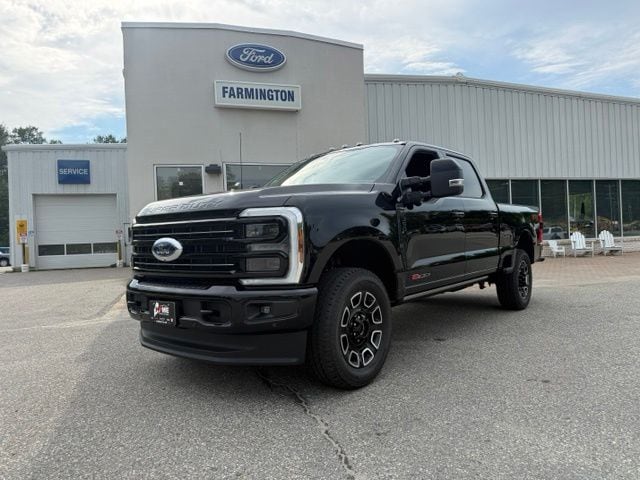 Agate Black Metallic 2026 Ford F-350 Super Duty Pickup Truck Four-Wheel Drive Automatic