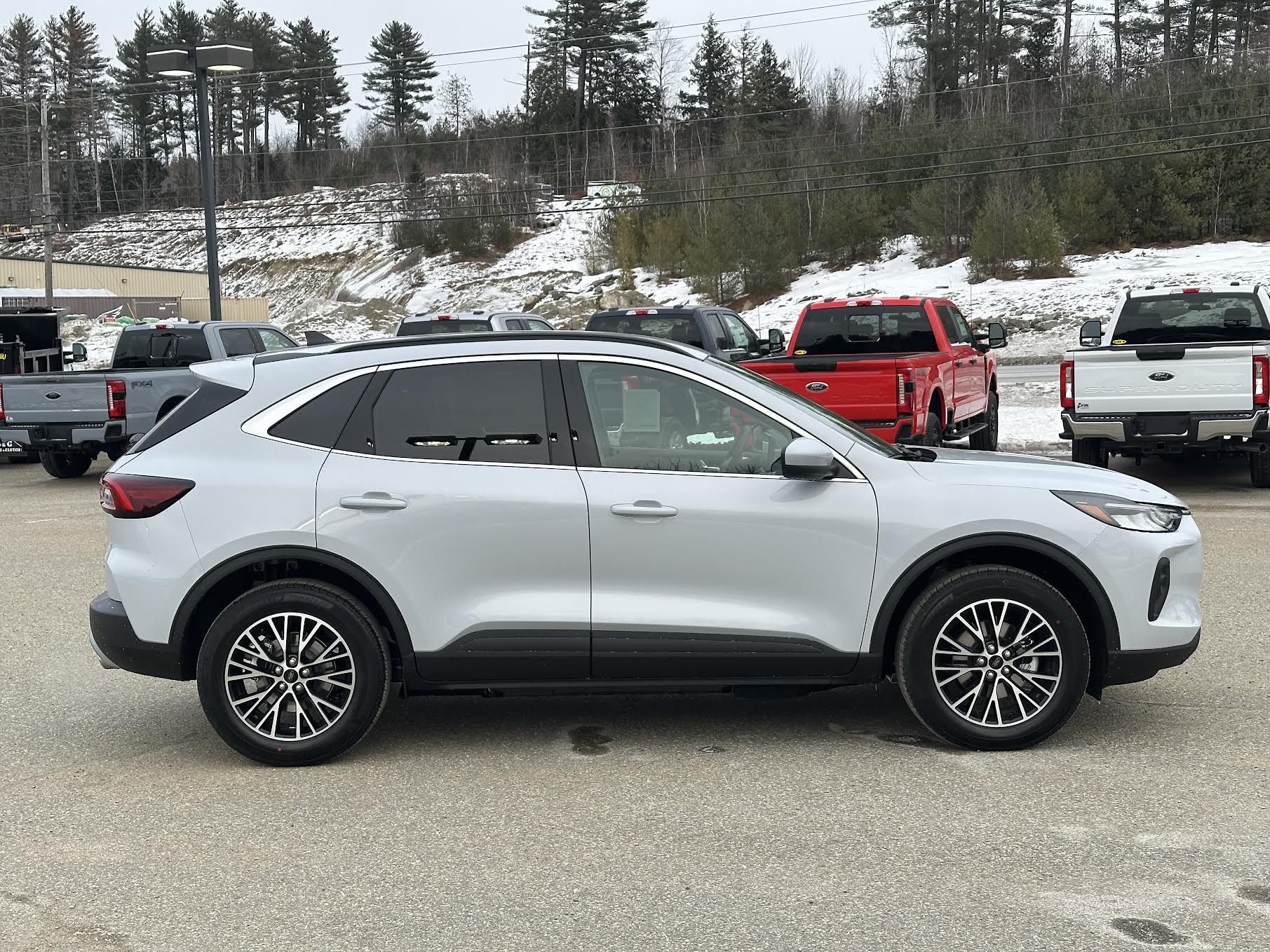 2025 Ford Escape Hybrid photo 3