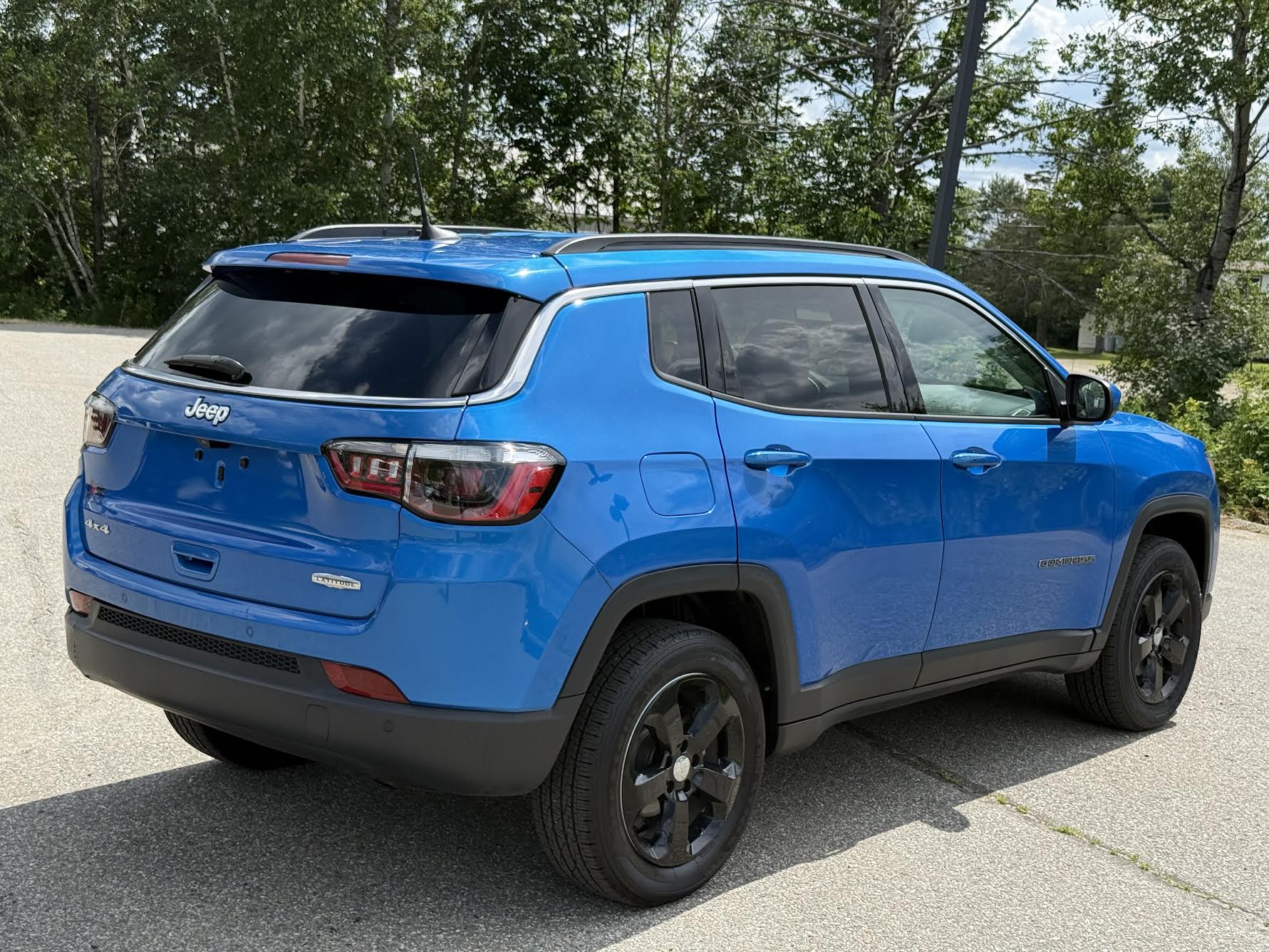 2021 Jeep Compass Latitude photo 4