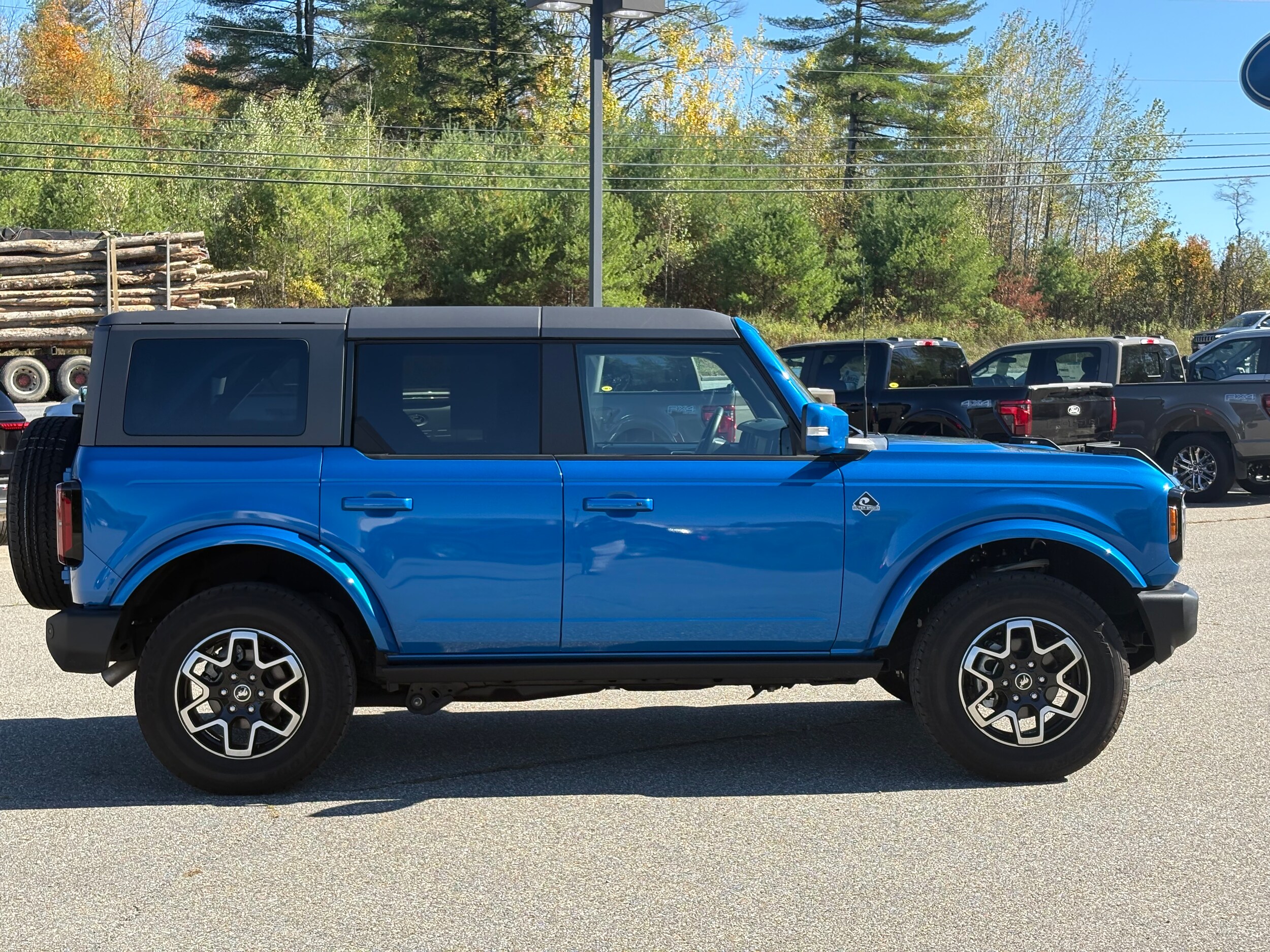 2024 Ford Bronco Outer Banks photo 3